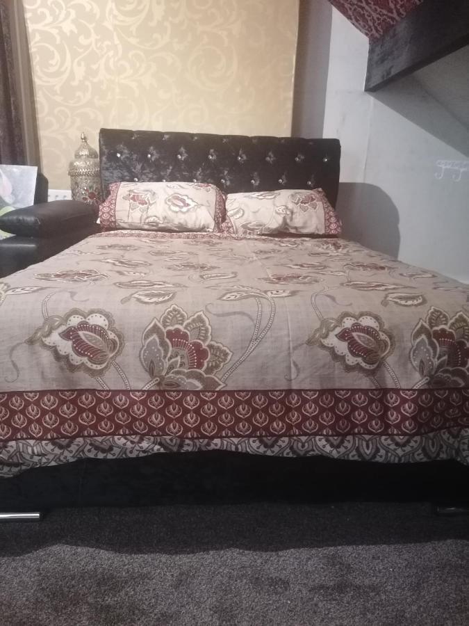 Heavenly Nights Guest House Sheffield Esterno foto
